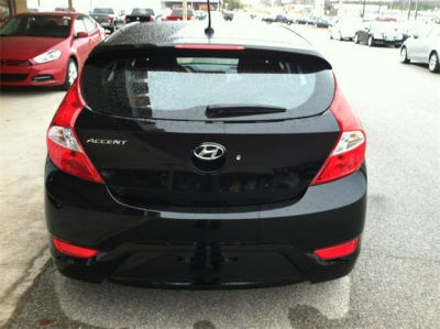 2012 Hyundai Accent  SE