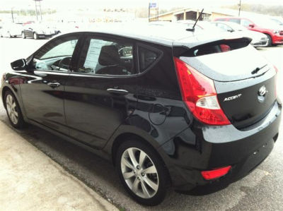 2012 Hyundai Accent  SE