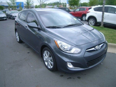 2012 Hyundai Accent  SE