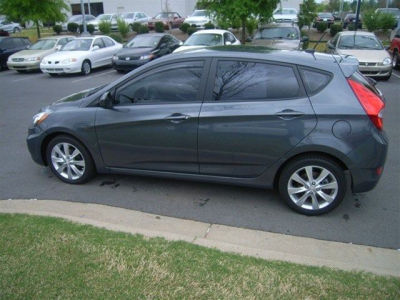 2012 Hyundai Accent  SE