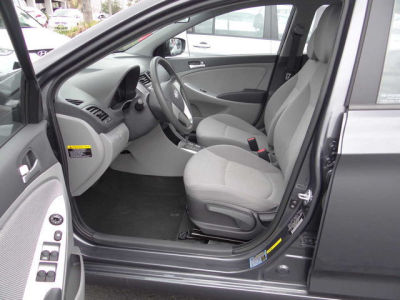 2012 Hyundai Accent  GLS