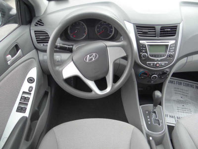 2012 Hyundai Accent  GLS