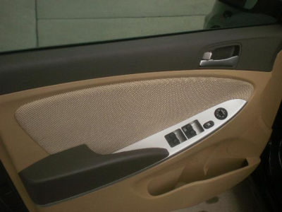 2012 Hyundai Accent  GLS