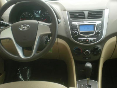 2012 Hyundai Accent  GLS