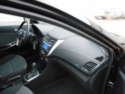 2012 Hyundai Accent  SE