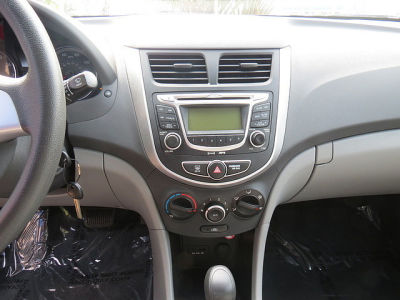 2012 Hyundai Accent  GLS