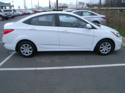 2012 Hyundai Accent  GLS