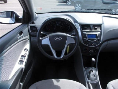 2012 Hyundai Accent  GLS