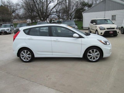 2013 Hyundai Accent  SE
