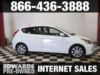 2012 Hyundai Accent  SE