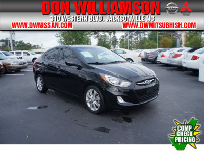 2012 Hyundai Accent  GLS