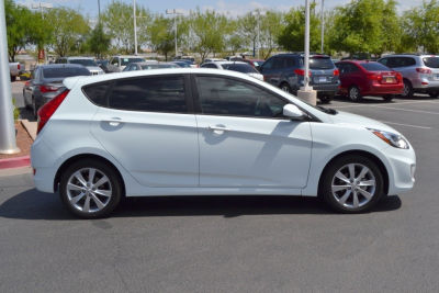 2012 Hyundai Accent  SE