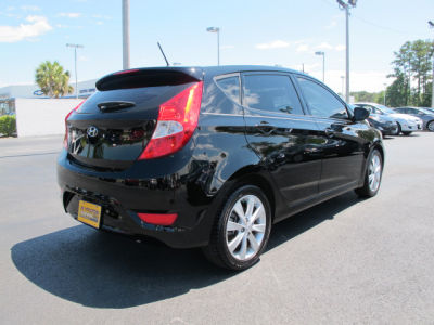 2012 Hyundai Accent  SE