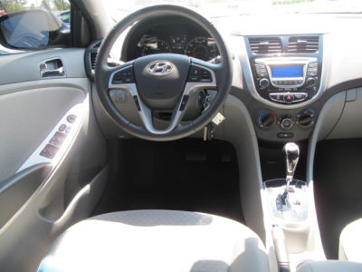 2012 Hyundai Accent  SE