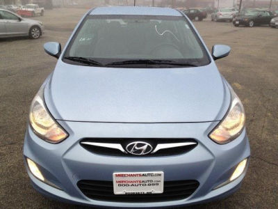 2012 Hyundai Accent  SE