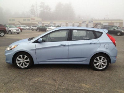 2012 Hyundai Accent  SE