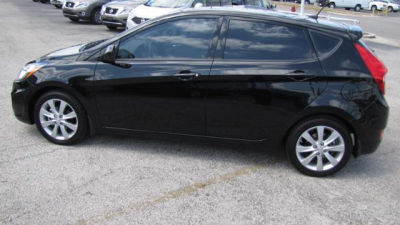 2012 Hyundai Accent  SE