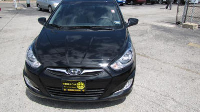 2012 Hyundai Accent  SE