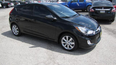 2012 Hyundai Accent  SE