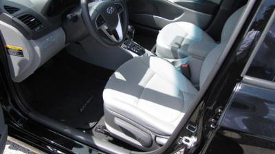 2012 Hyundai Accent  SE