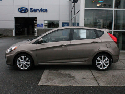 2012 Hyundai Accent  SE