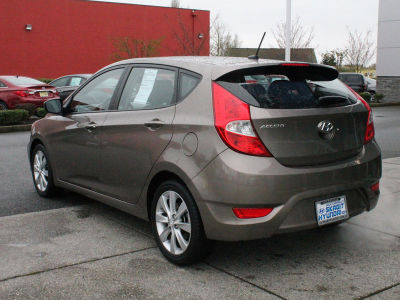 2012 Hyundai Accent  SE