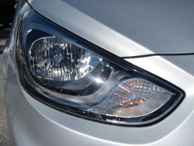 2012 Hyundai Accent  SE