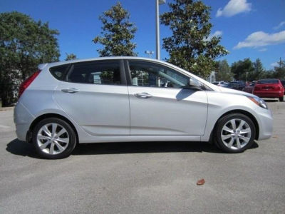 2012 Hyundai Accent  SE