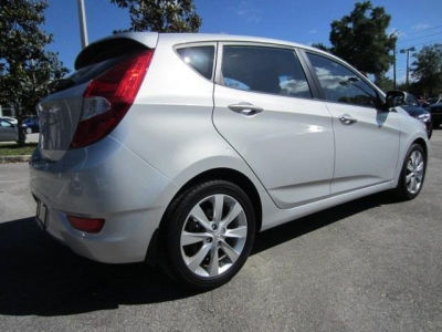 2012 Hyundai Accent  SE