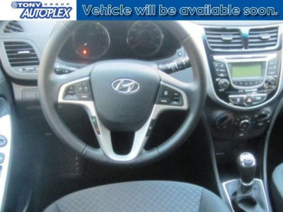 2013 Hyundai Accent  SE