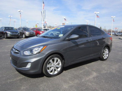 2012 Hyundai Accent  GLS
