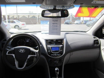2012 Hyundai Accent  GLS