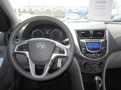 2012 Hyundai Accent  GLS