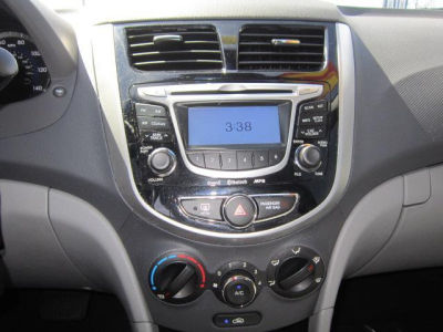 2012 Hyundai Accent  GLS