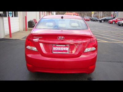 2012 Hyundai Accent GLS
