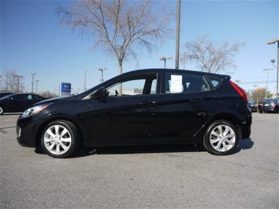 2012 Hyundai Accent SE