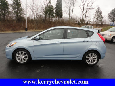2013 Hyundai Accent  SE