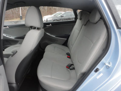 2013 Hyundai Accent  SE