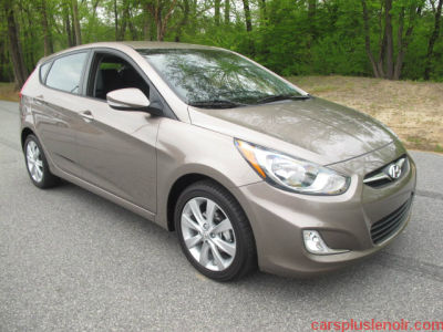 2013 Hyundai Accent  SE