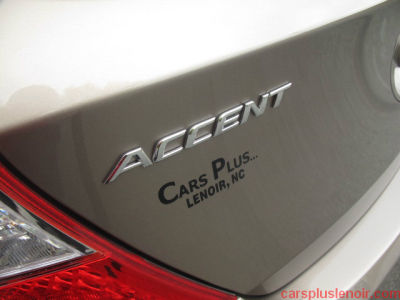 2013 Hyundai Accent  SE