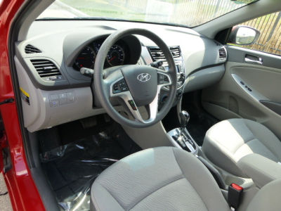 2013 Hyundai Accent  GLS