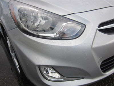2012 Hyundai Accent  SE