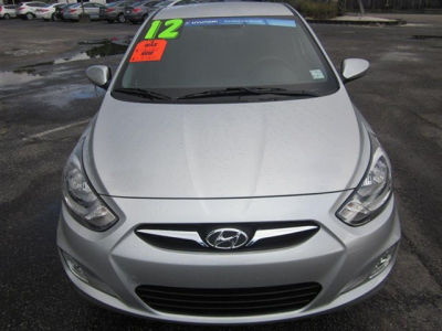 2012 Hyundai Accent  SE