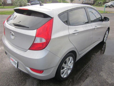 2012 Hyundai Accent  SE
