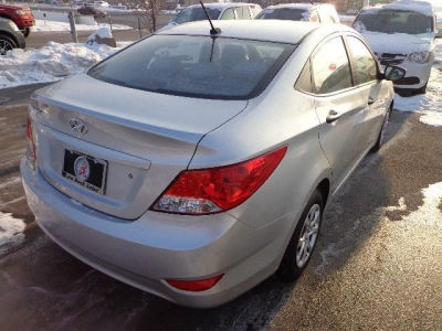 2012 Hyundai Accent GLS