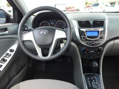 2013 Hyundai Accent  GLS