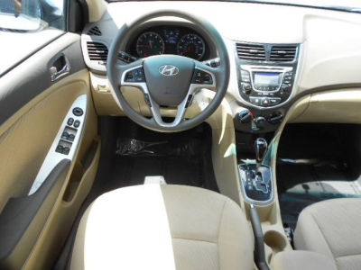 2012 Hyundai Accent  GLS