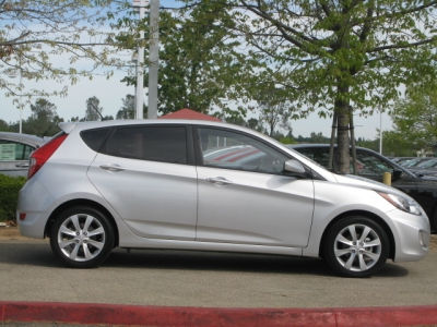 2012 Hyundai Accent SE