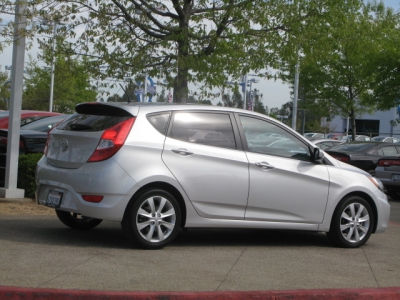 2012 Hyundai Accent SE