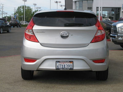 2012 Hyundai Accent SE